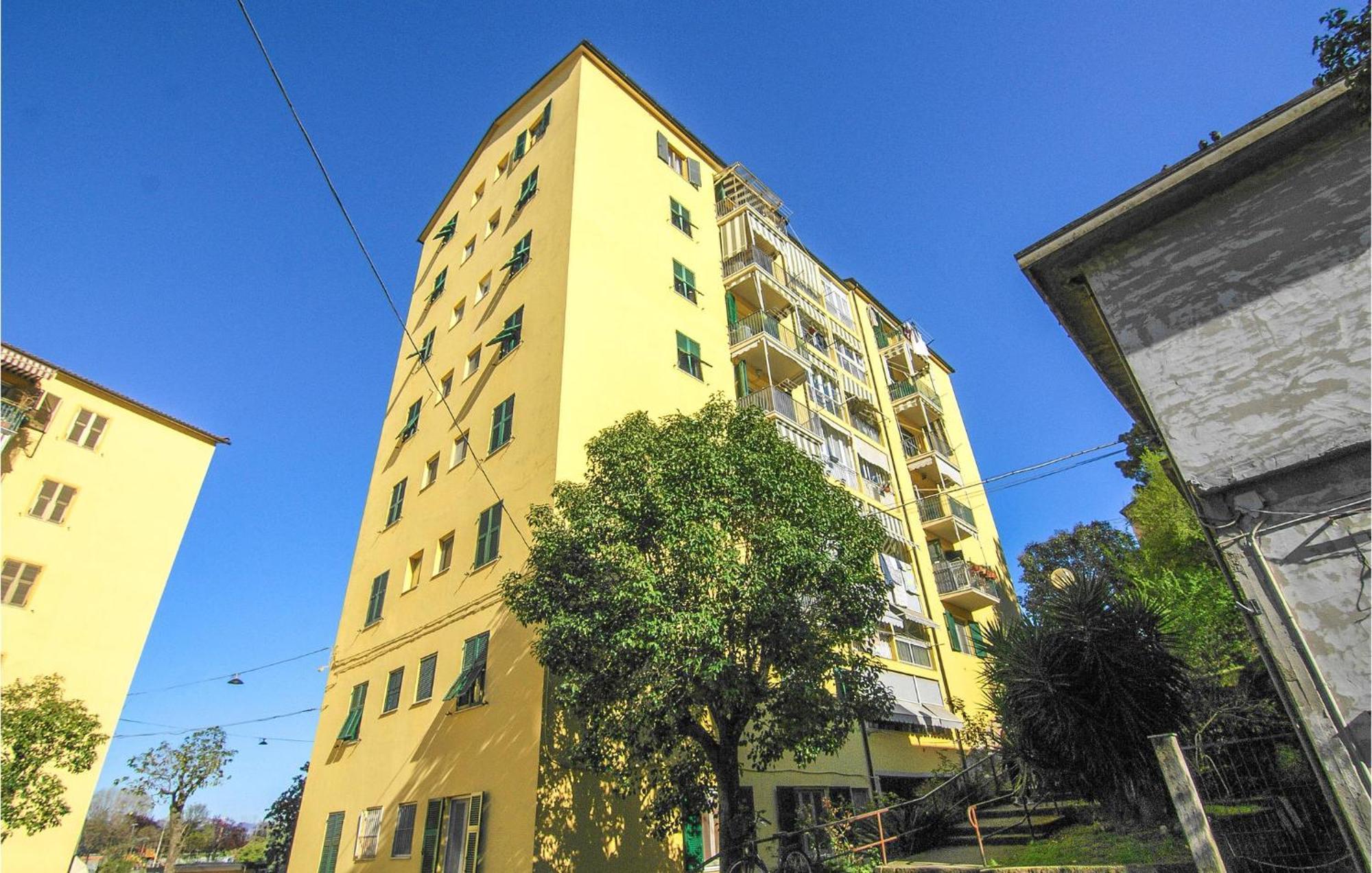 Cozy Apartment In La Spezia With Wifi Bagian luar foto