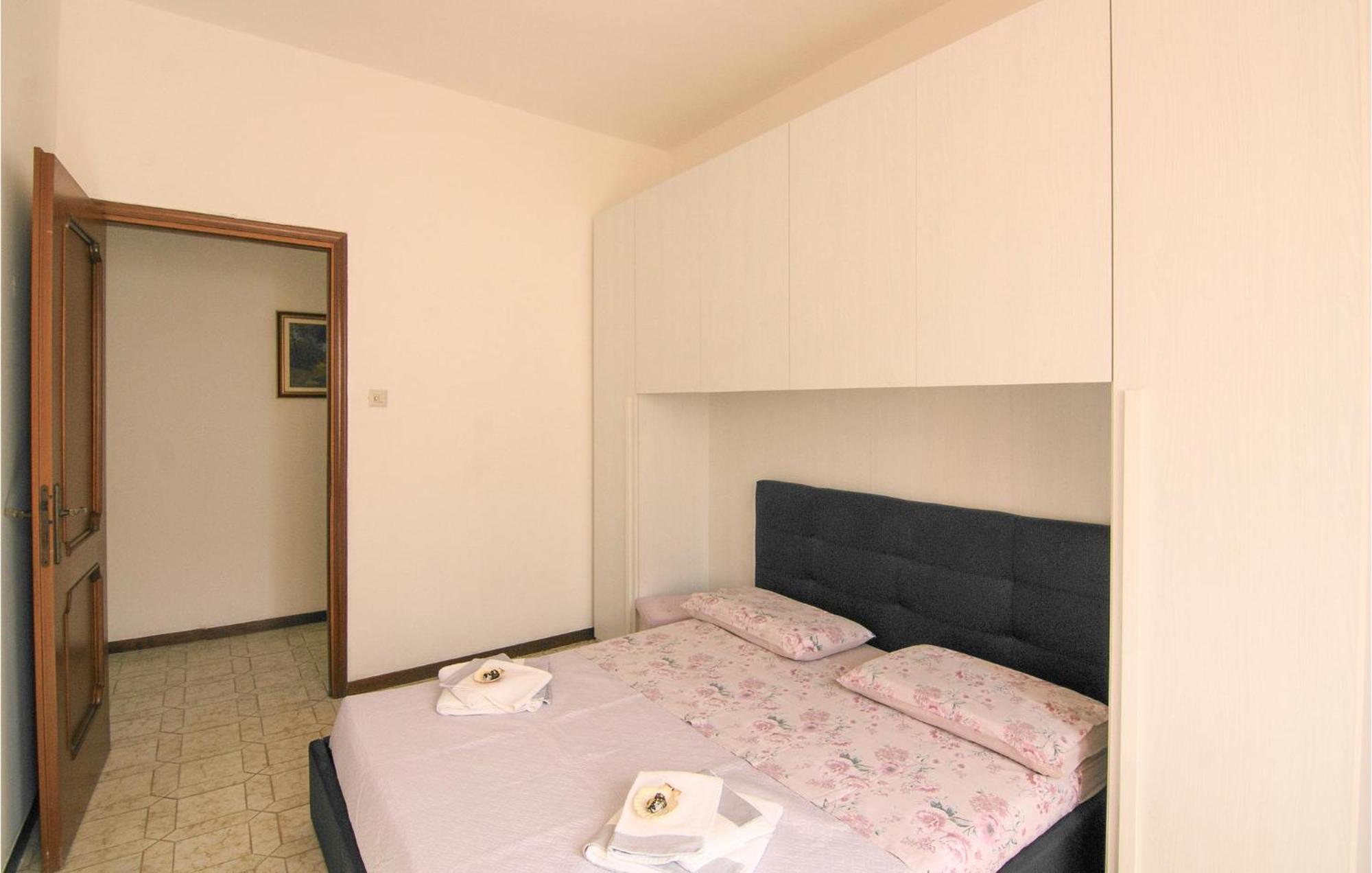 Cozy Apartment In La Spezia With Wifi Bagian luar foto
