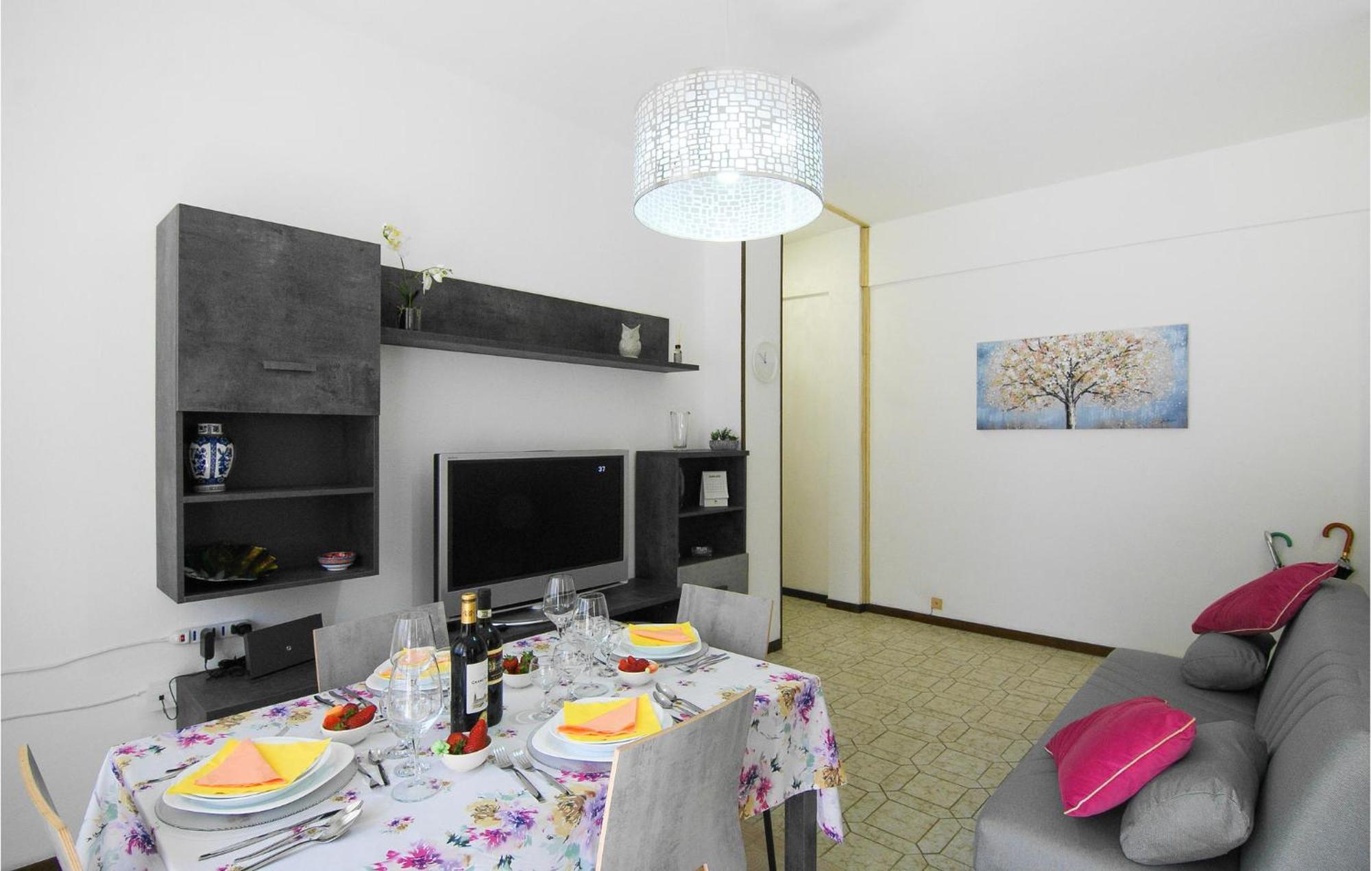Cozy Apartment In La Spezia With Wifi Bagian luar foto
