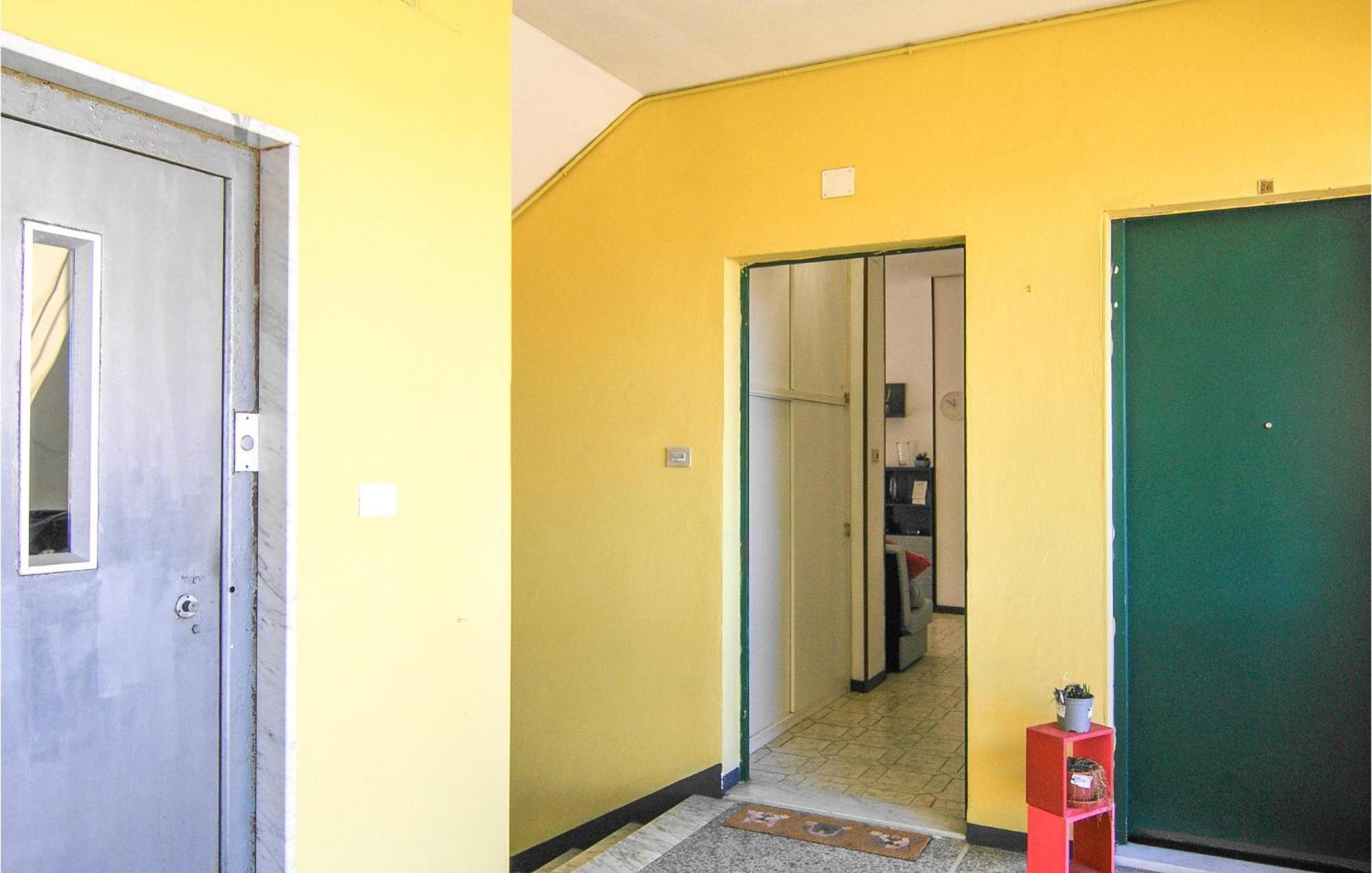 Cozy Apartment In La Spezia With Wifi Bagian luar foto