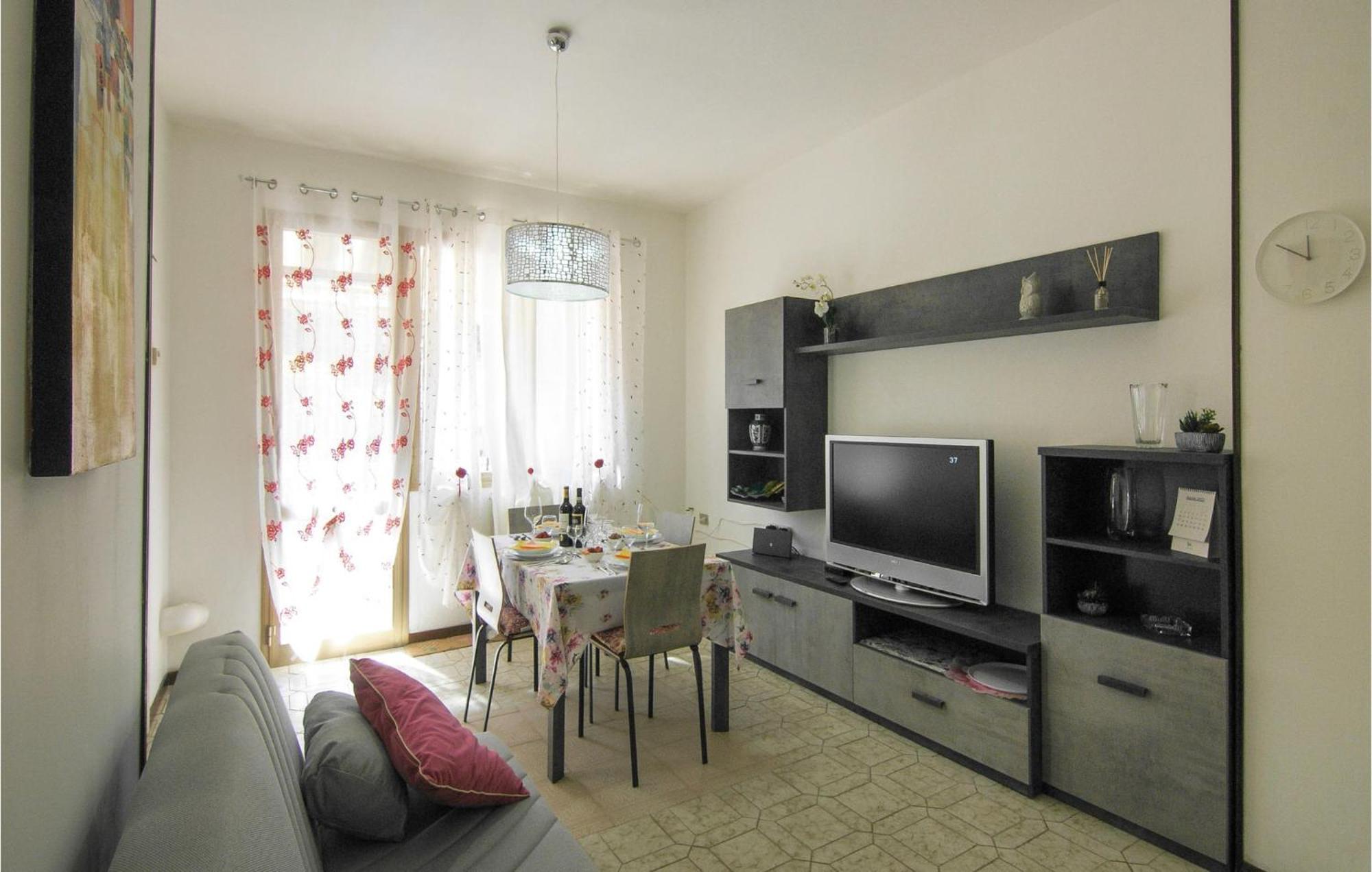 Cozy Apartment In La Spezia With Wifi Bagian luar foto