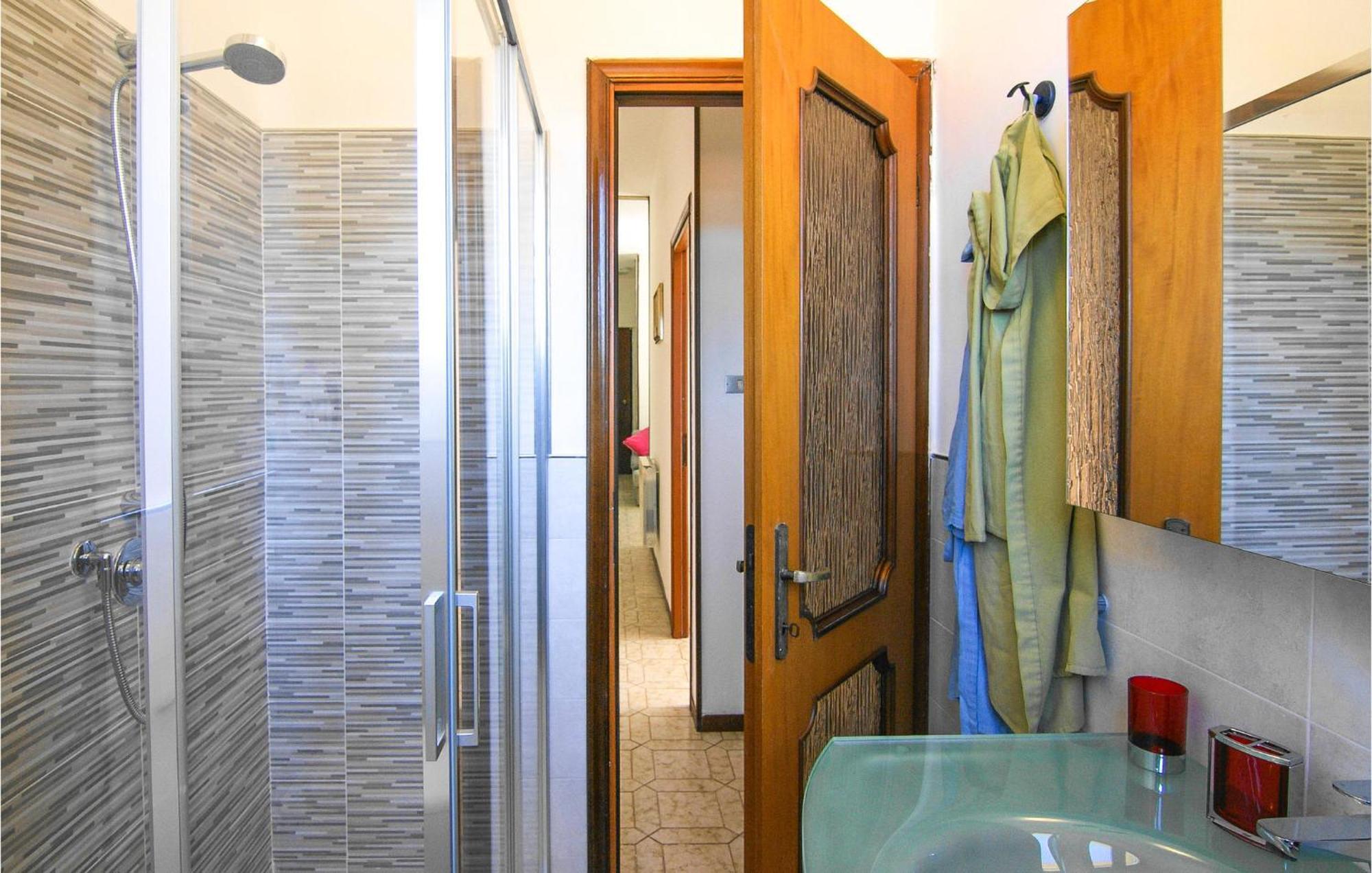 Cozy Apartment In La Spezia With Wifi Bagian luar foto